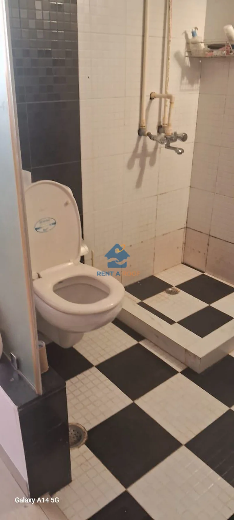 3 BHK on Second Floor for Rent in Defence Colony