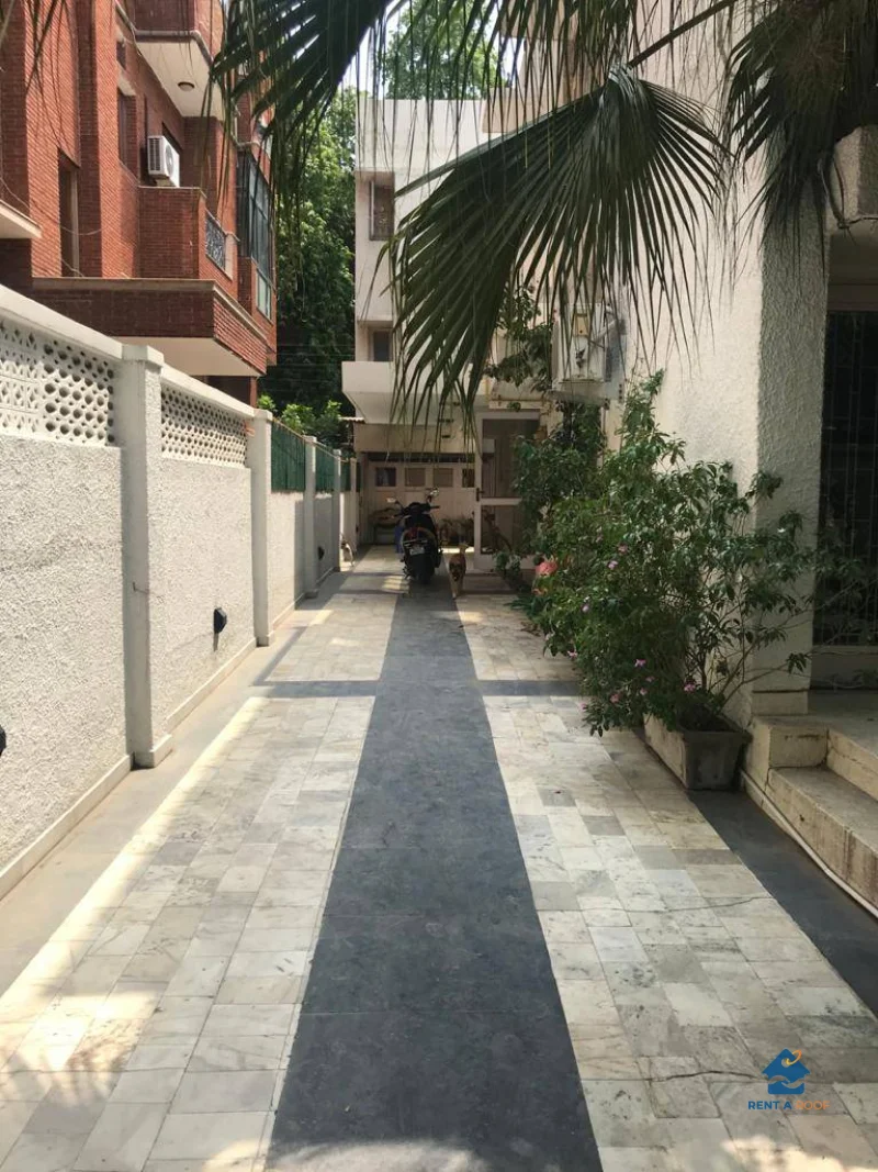 4 BHK on Ground Floor for Rent in Shanti Niketan