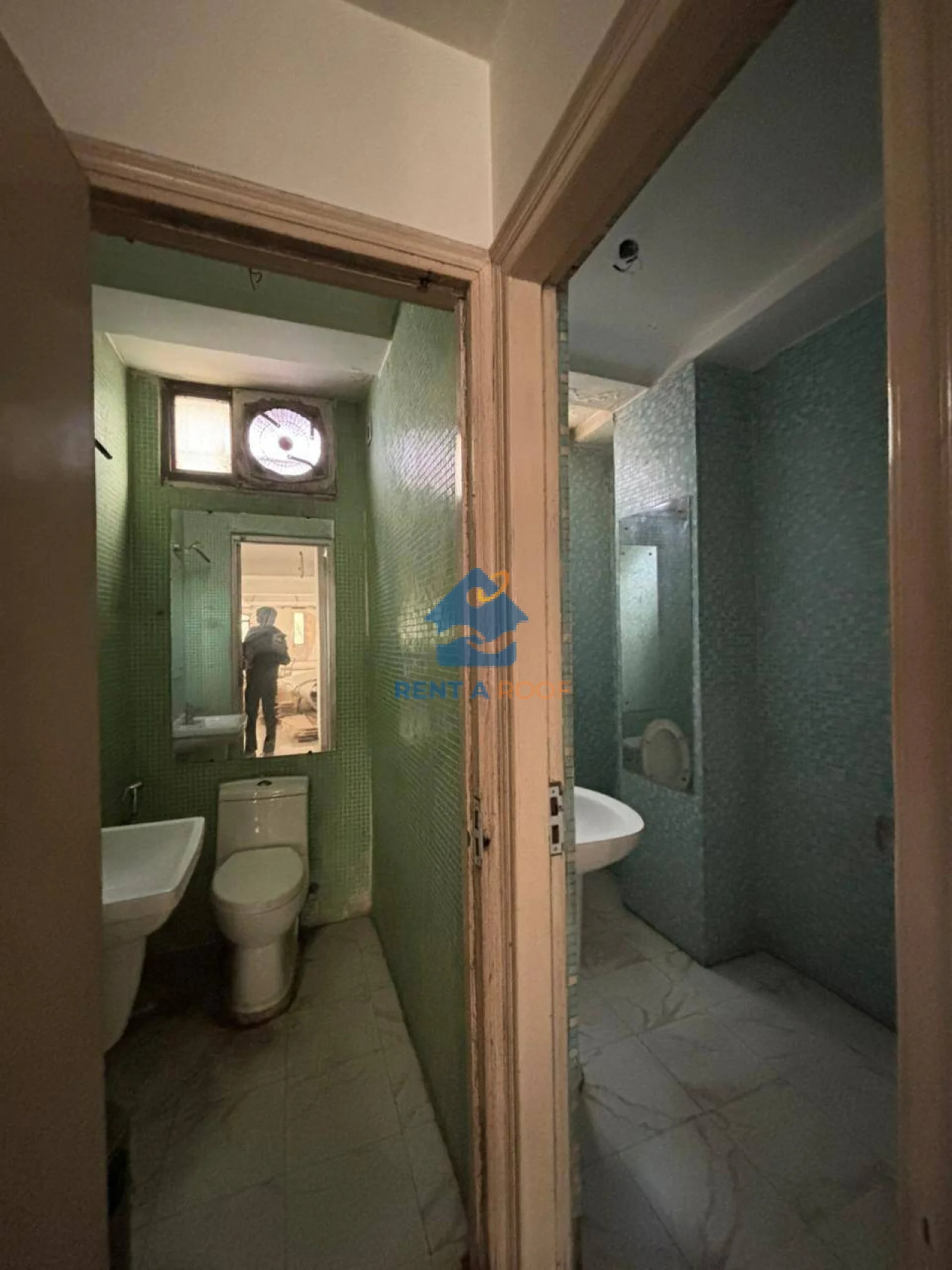Commercial space on Third Floor for Rent in Lajpat Nagar 2