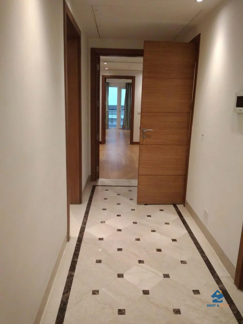 4 BHK on Third + Terrace for Rent in Hauz Khas Enclave