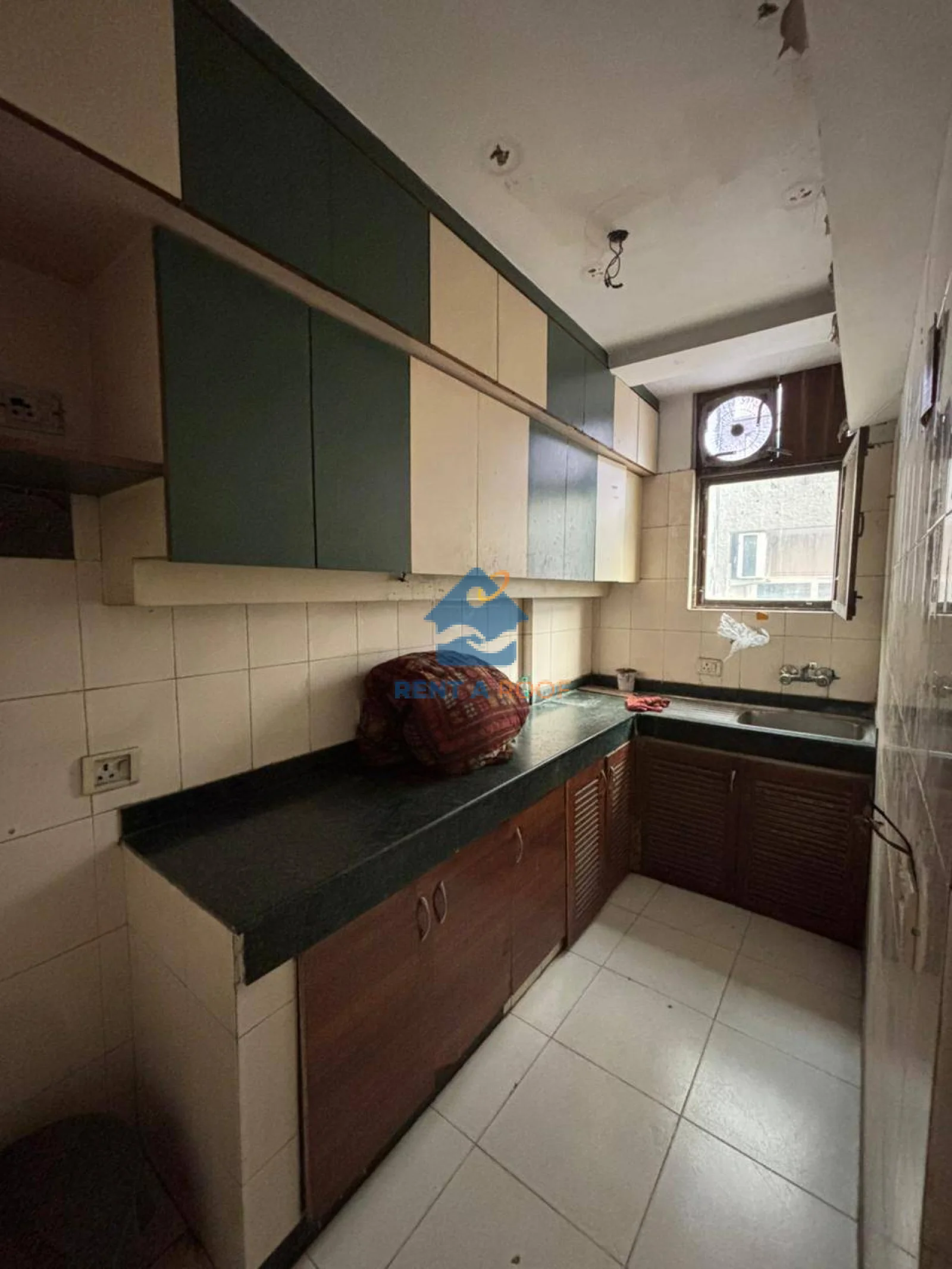 Commercial space on Third Floor for Rent in Lajpat Nagar 2