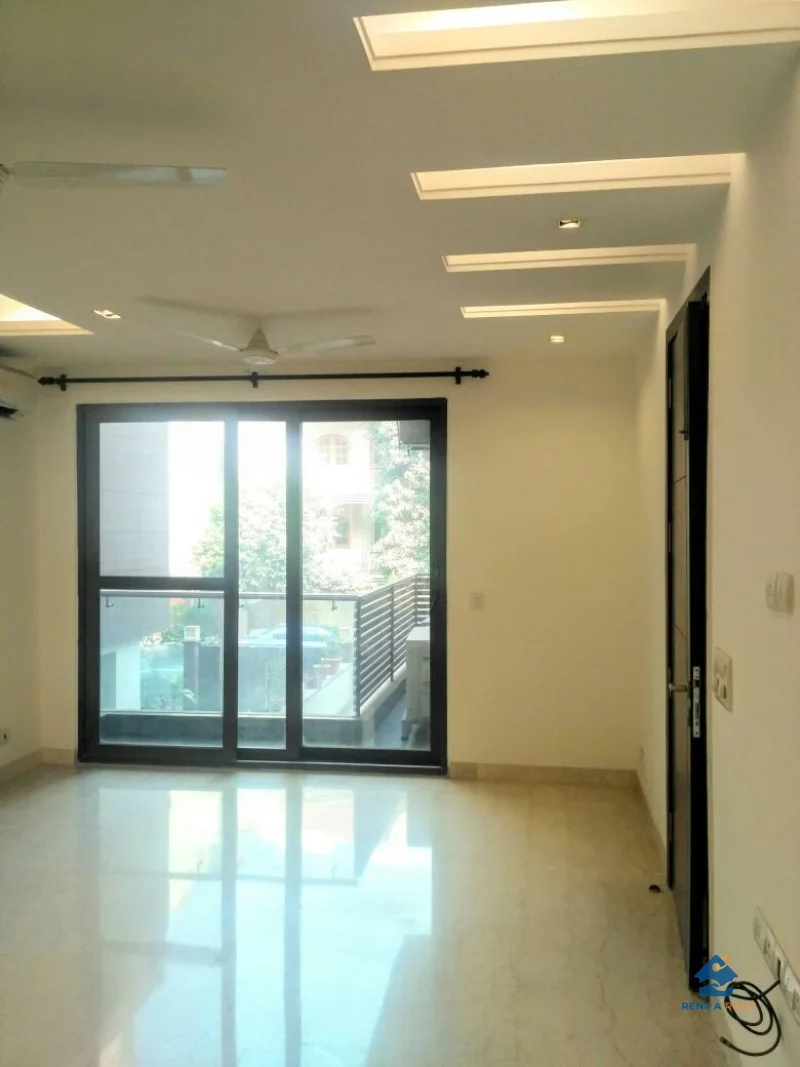 3 BHK on Third + Terrace for Rent in Defence Colony