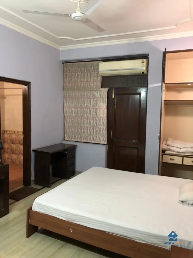 3 BHK on Third + Terrace for Rent in Greater Kailash 2