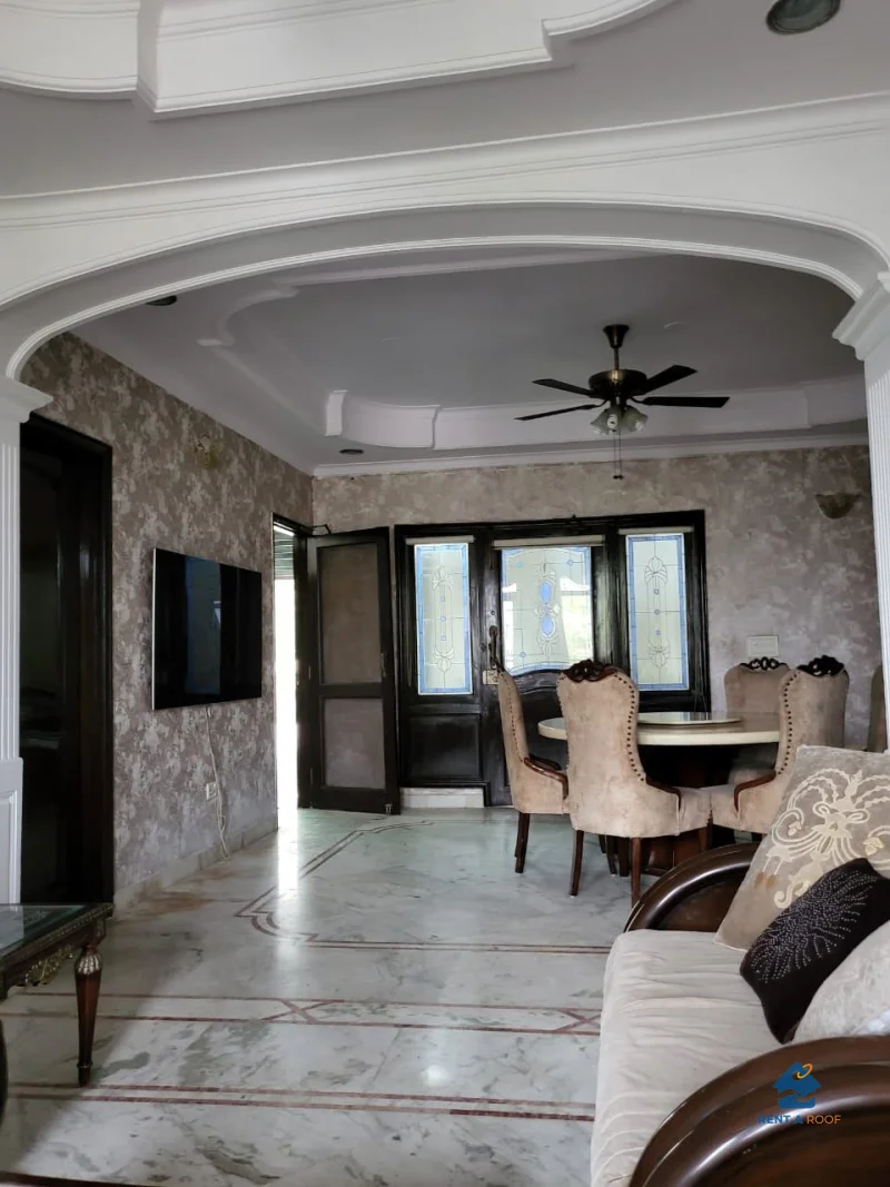 3 BHK on Third Floor for Rent in Safdarjung Enclave