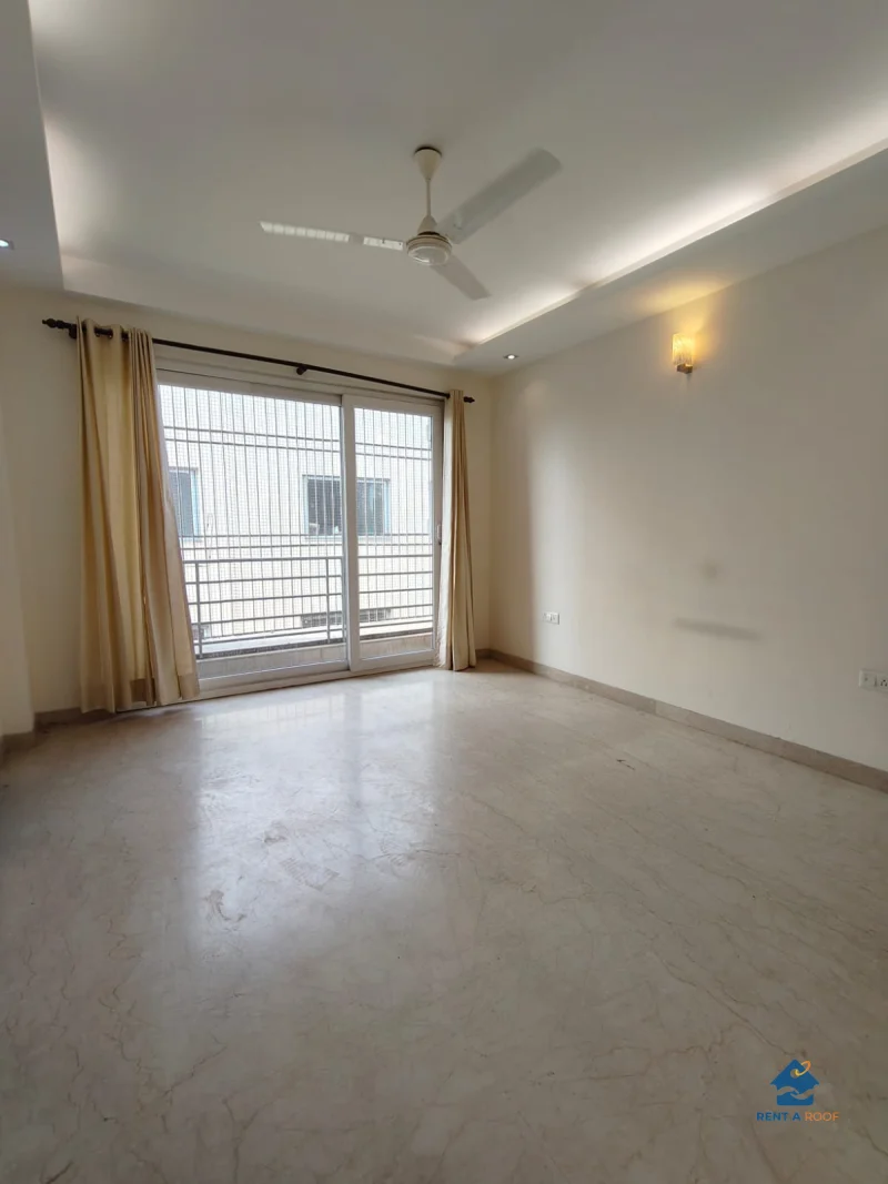 3 BHK on Third + Terrace for Rent in Defence Colony