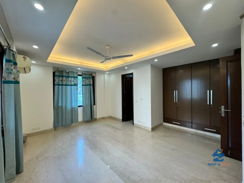 3 BHK on Second Floor for Rent in Defence Colony