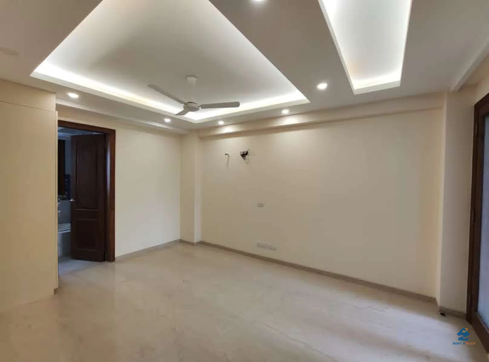 4 BHK on Third + Terrace for Rent in Panchsheel Enclave