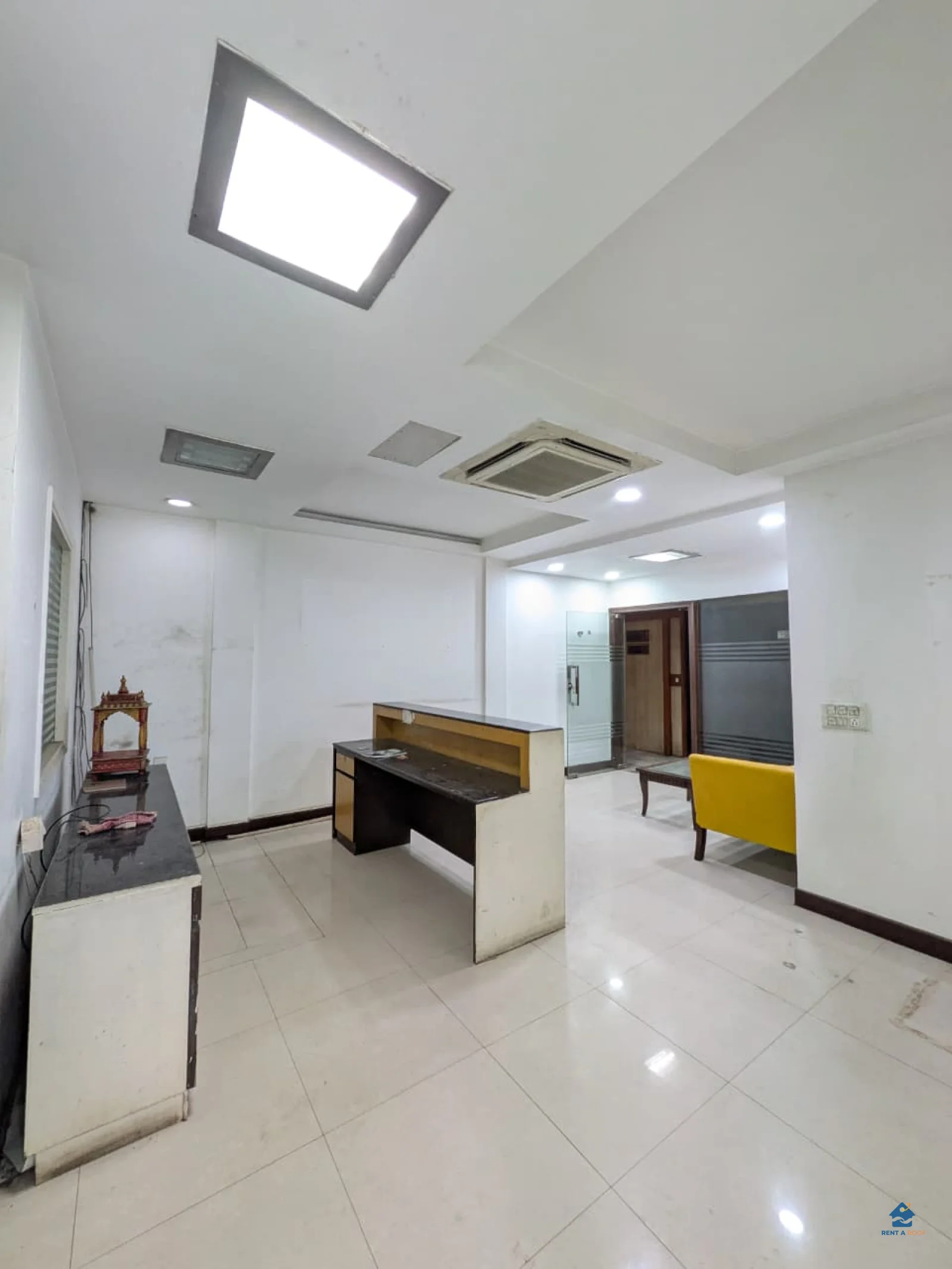 Commercial space on First Floor for Rent in Lajpat Nagar 3