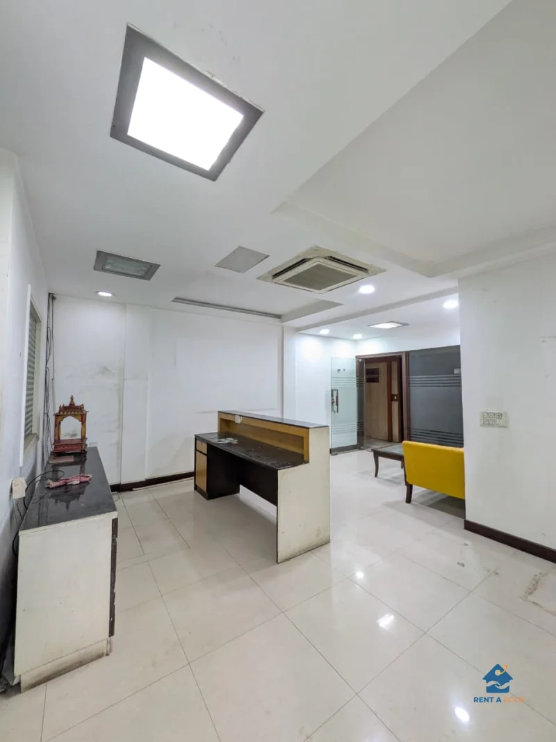 Commercial space on First Floor for Rent in Lajpat Nagar 3