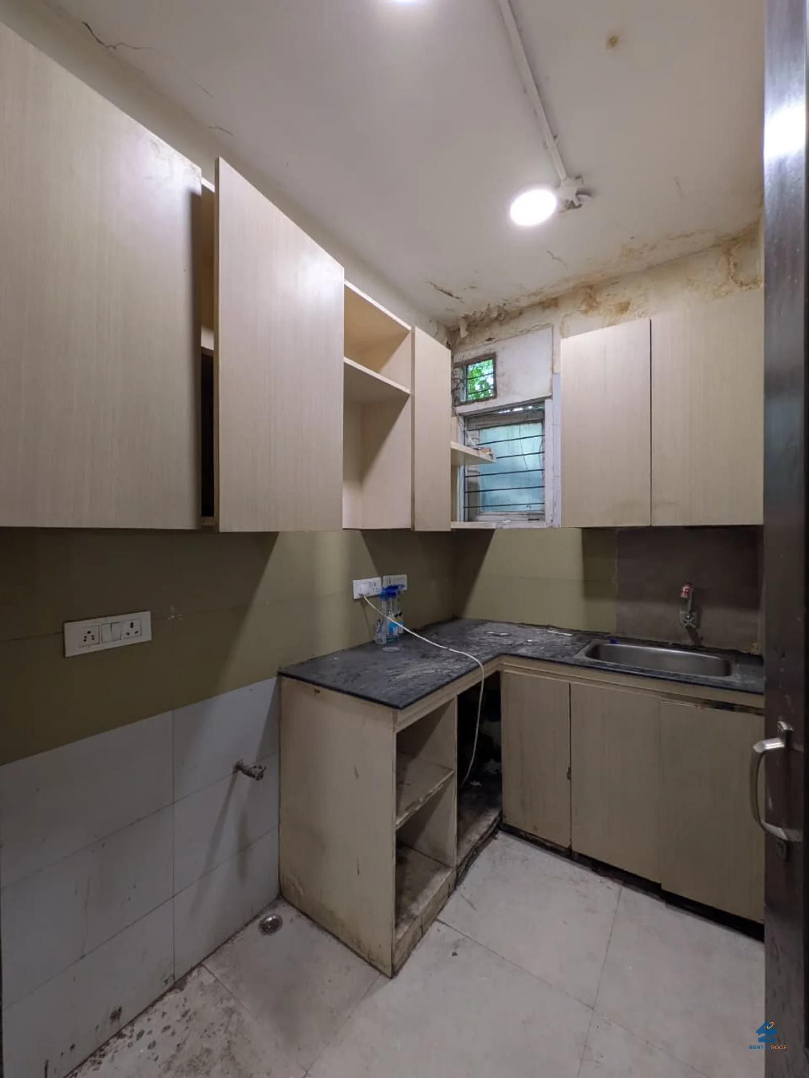 Commercial space on Ground Floor for Rent in Lajpat Nagar 3