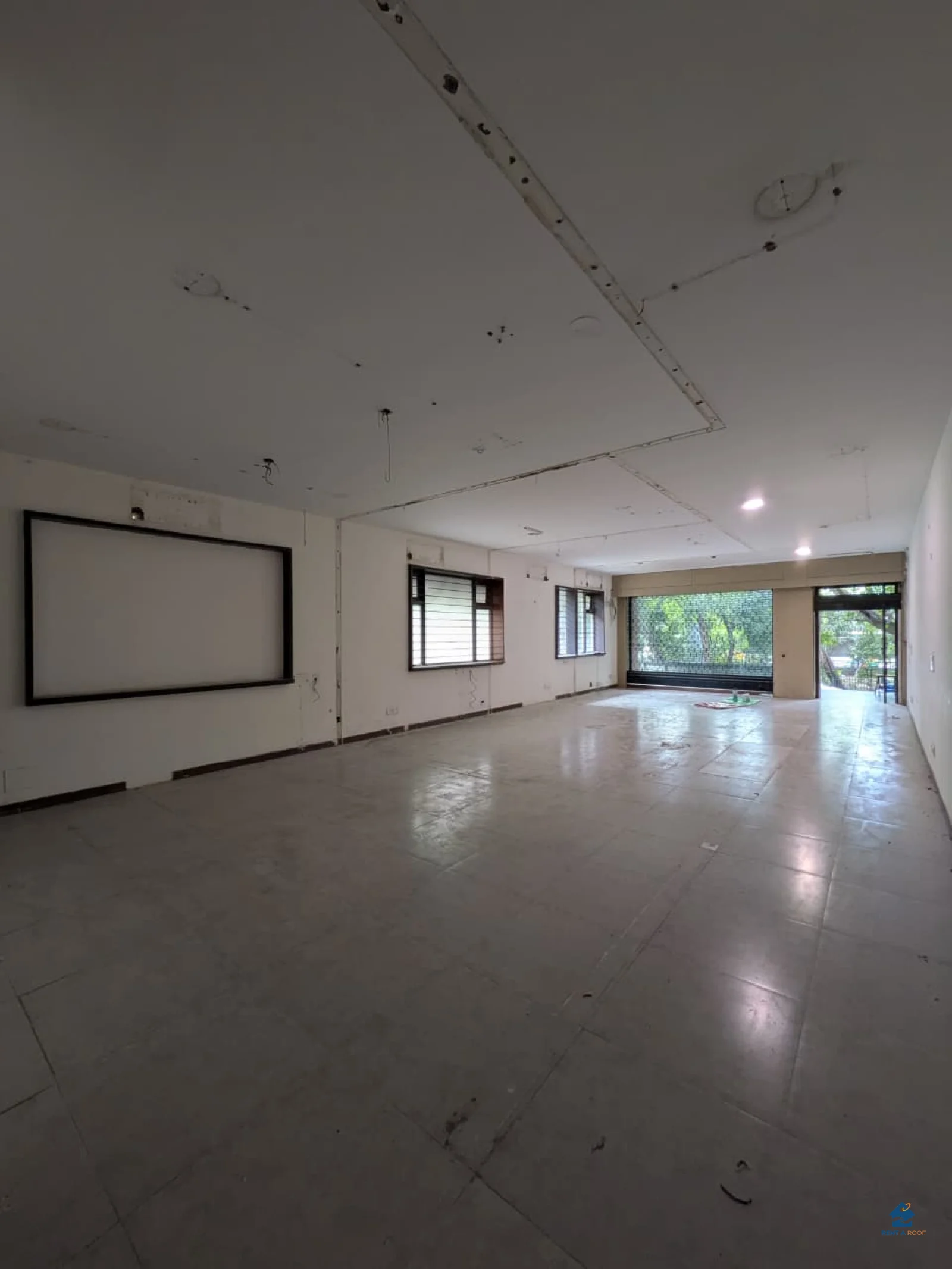Commercial space on Ground Floor for Rent in Lajpat Nagar 3