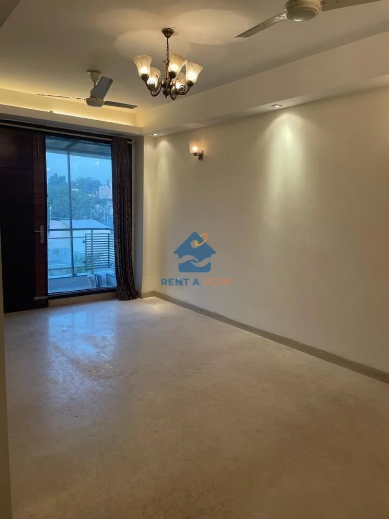3 BHK on Third + Terrace for Sale in Hauz Khas