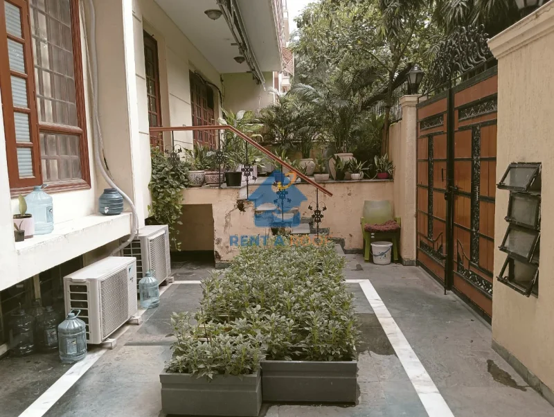 3 BHK on Second Floor for Rent in Defence Colony