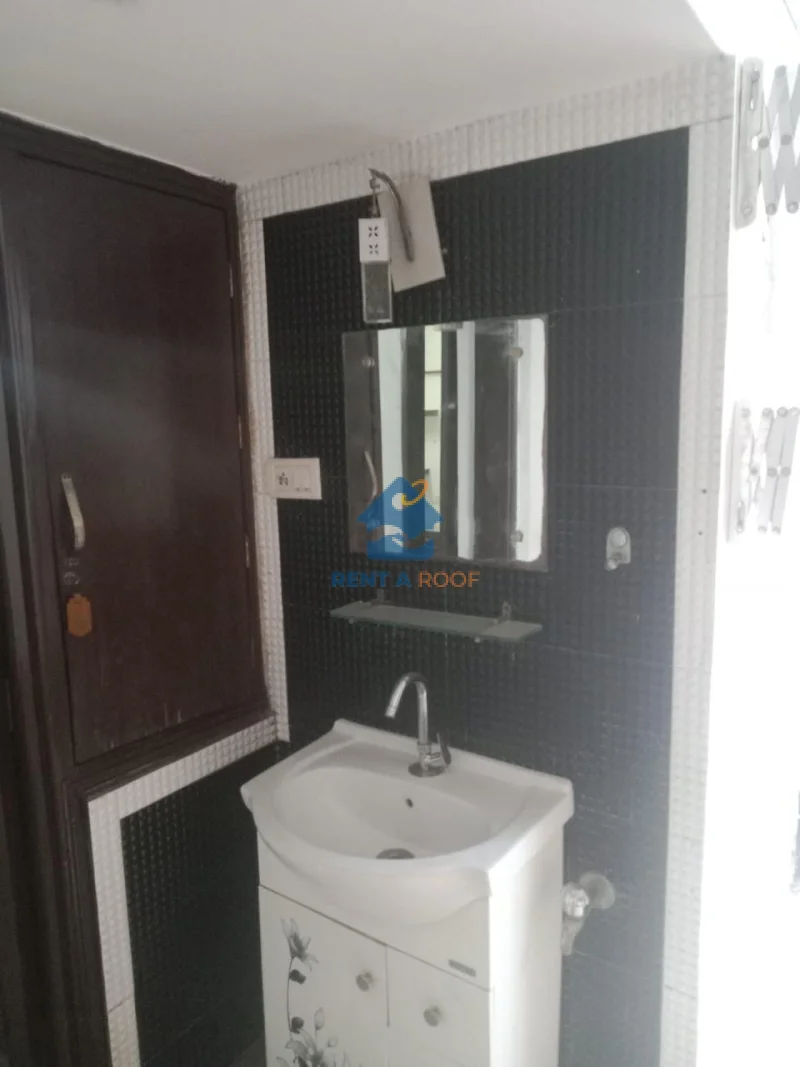 5 BHK on Second Floor for Rent in Sarvodaya Enclave