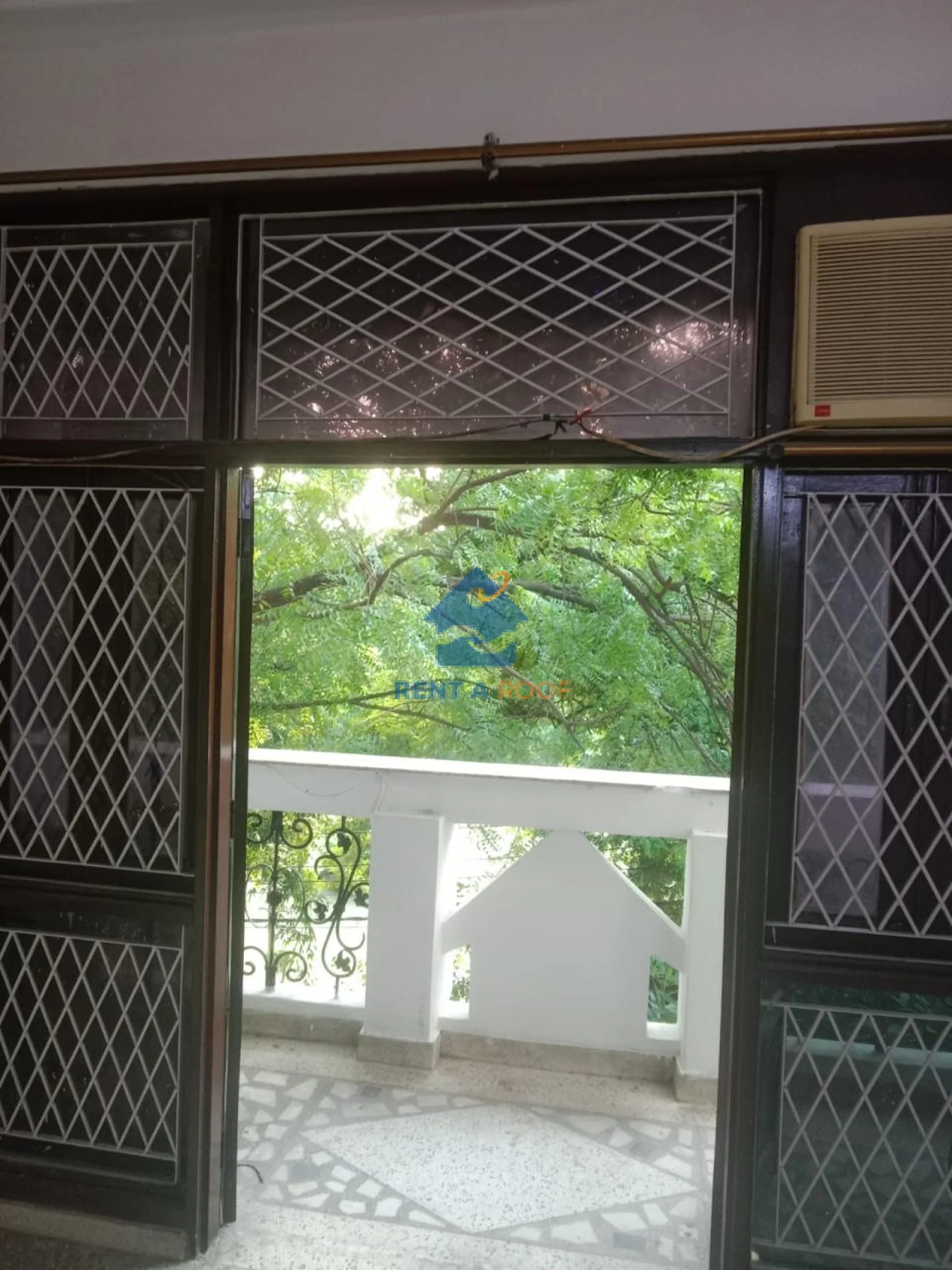 5 BHK on Second Floor for Rent in Sarvodaya Enclave