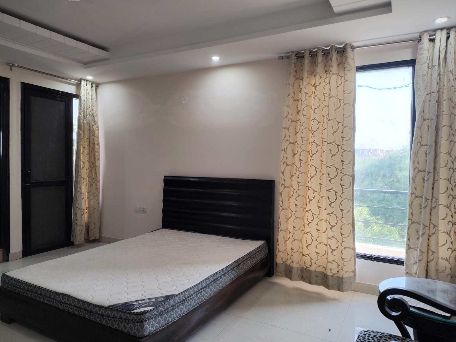 8 BHK on First + Second Floor for Rent in Vasant Vihar
