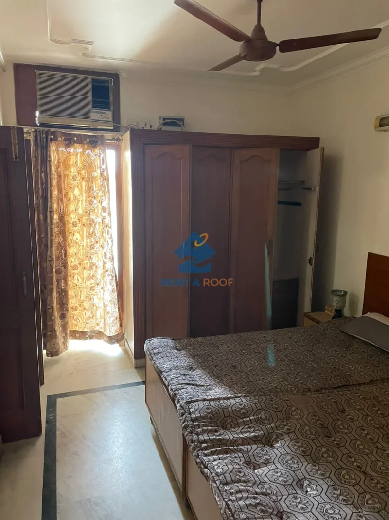 4 BHK on Third Floor for Rent in South Extension I