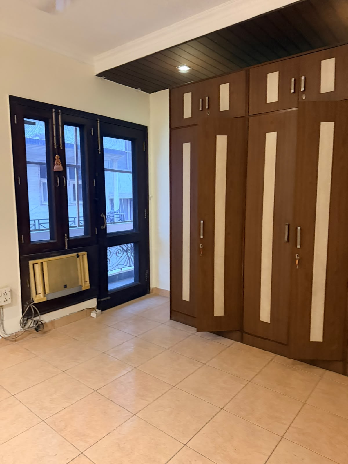 4 BHK on Second + Terrace for Rent in New Friends Colony