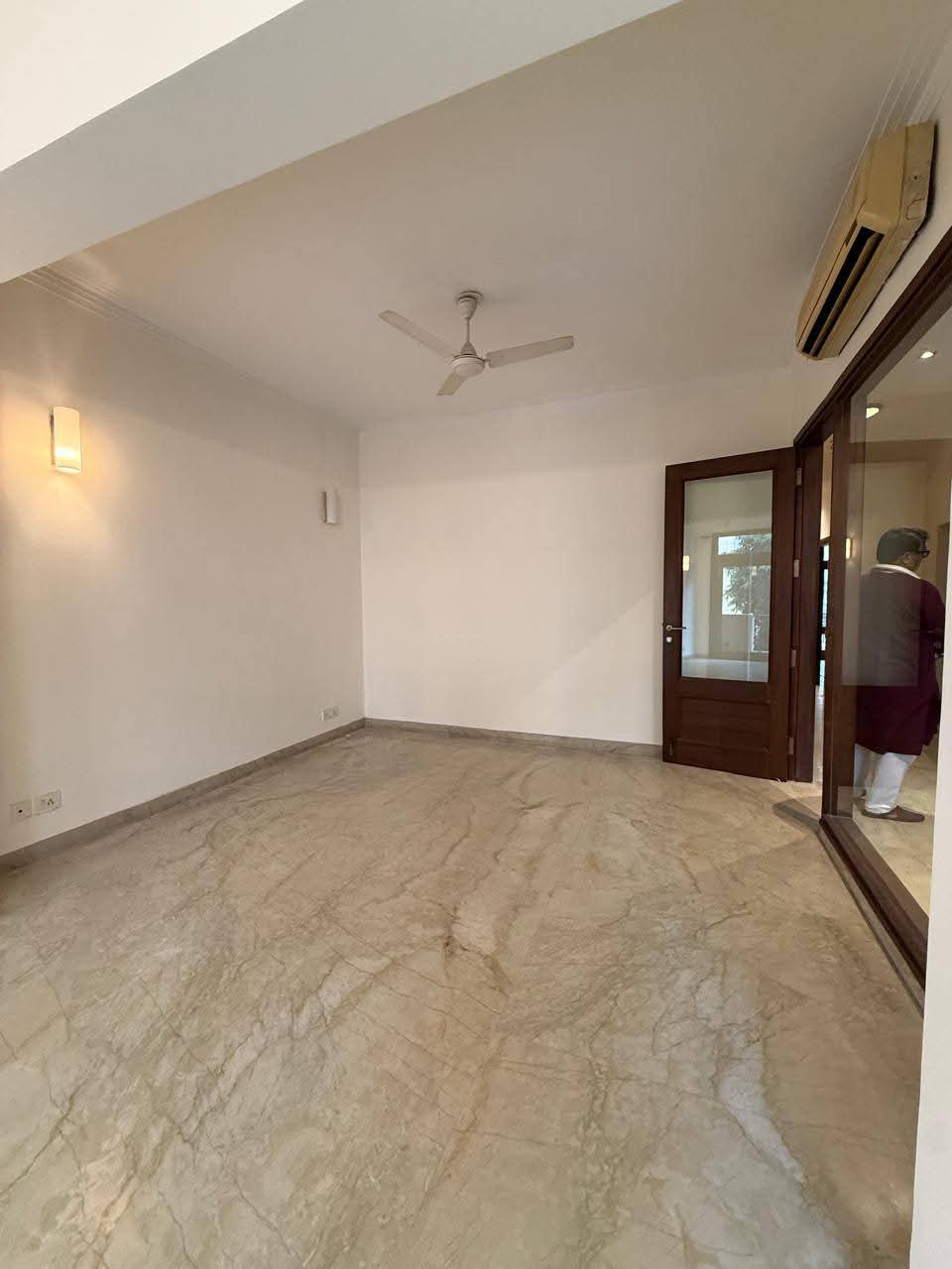 2 BHK on Second Floor for Rent in New Friends Colony