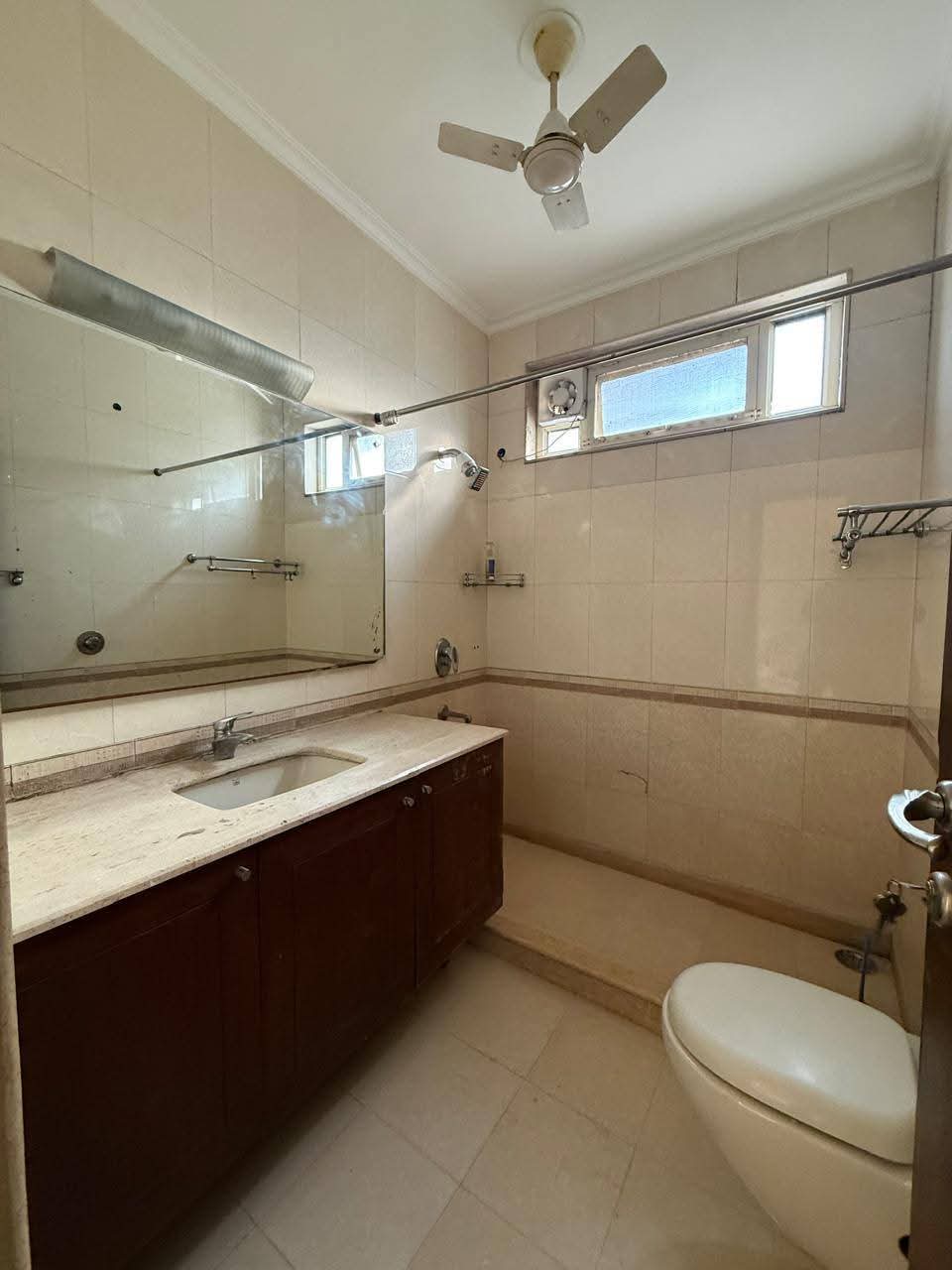 2 BHK on Second Floor for Rent in New Friends Colony