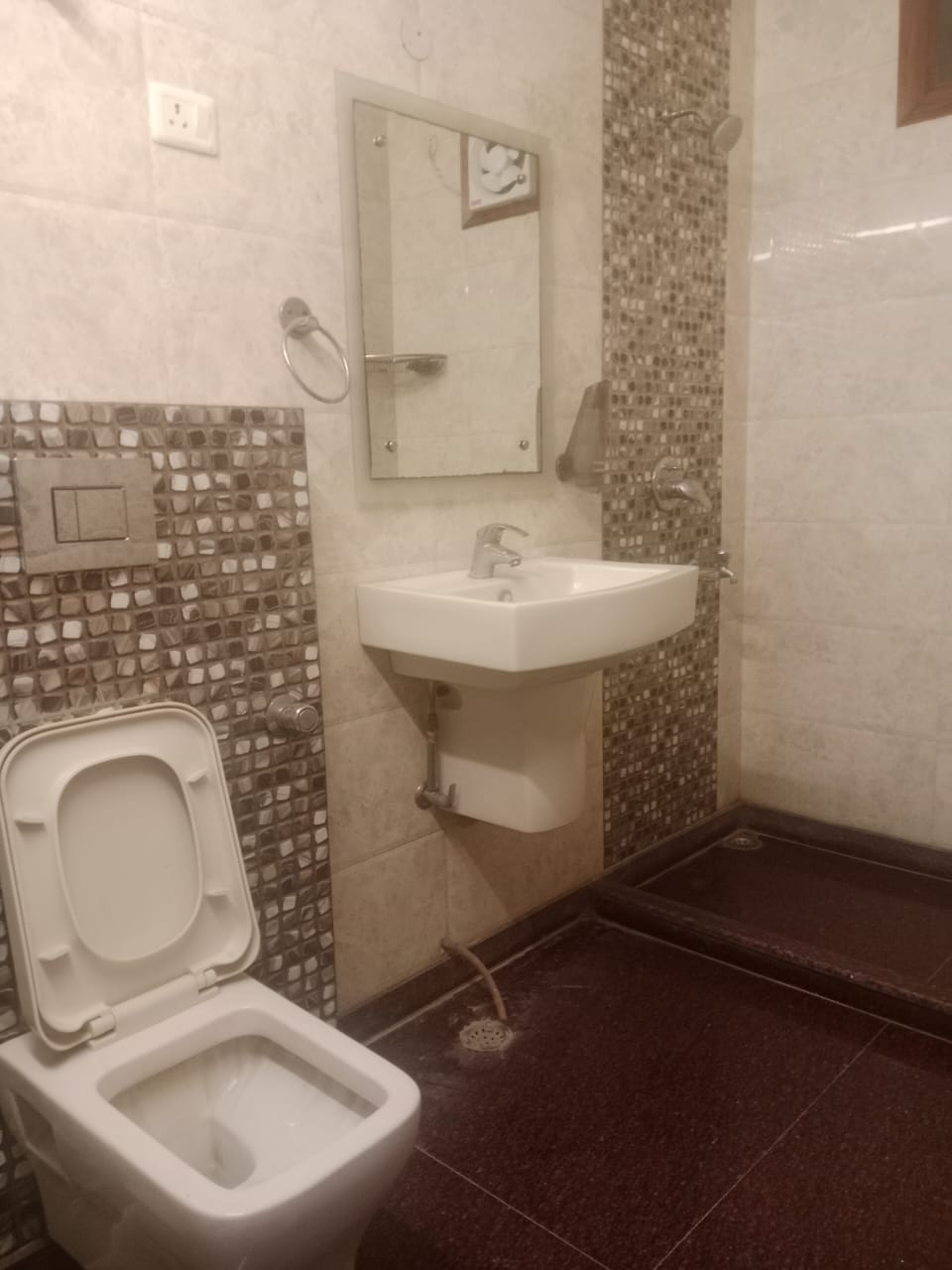 3 BHK on Ground Floor for Rent in East of Kailash