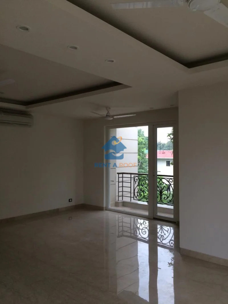 4 BHK on Second Floor for Rent in South Extension II