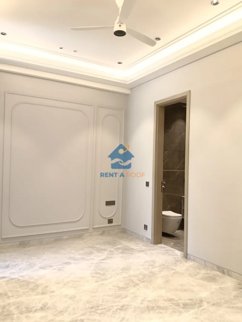 4 BHK on First Floor for Sale in Safdarjung Enclave