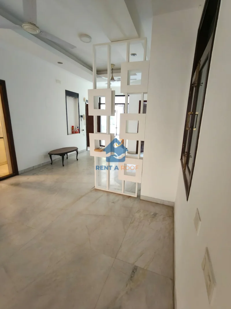 3 BHK on First Floor for Rent in Defence Colony