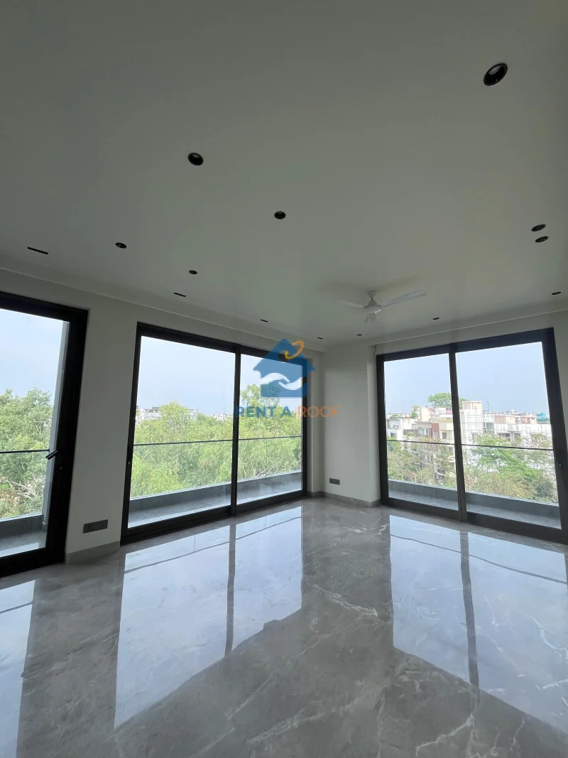 4 BHK on Third + Terrace for Rent in Defence Colony