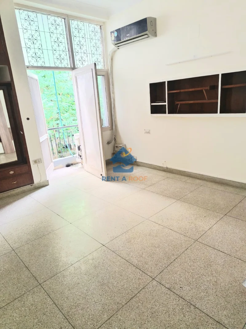 3 BHK on First Floor for Rent in Pamposh Enclave