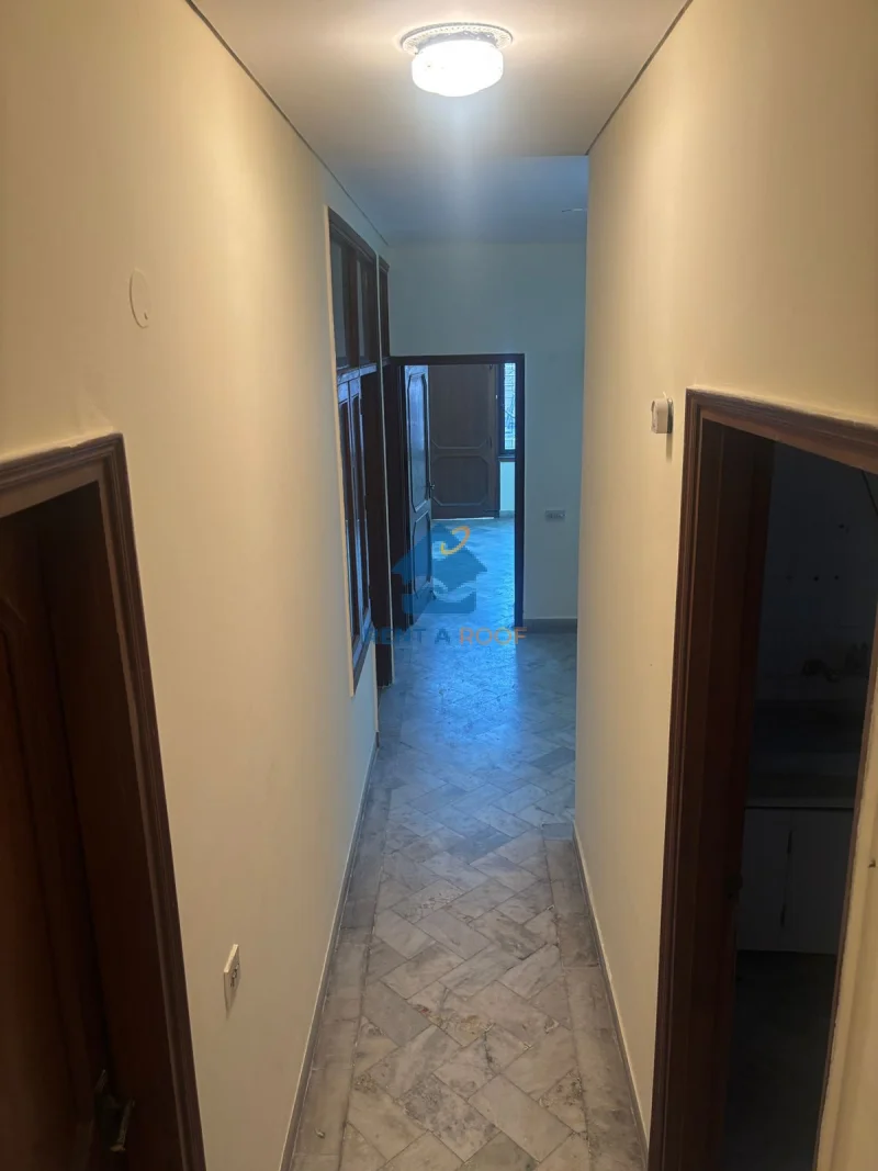 Commercial space on Basement Floor for Rent in Panchsheel Enclave