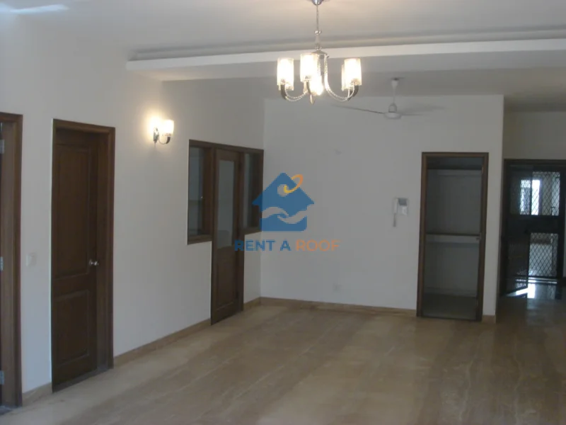 3 BHK on First Floor for Rent in Pamposh Enclave