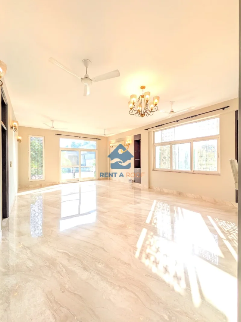 4 BHK on Third + Terrace for Rent in Panchsheel Park