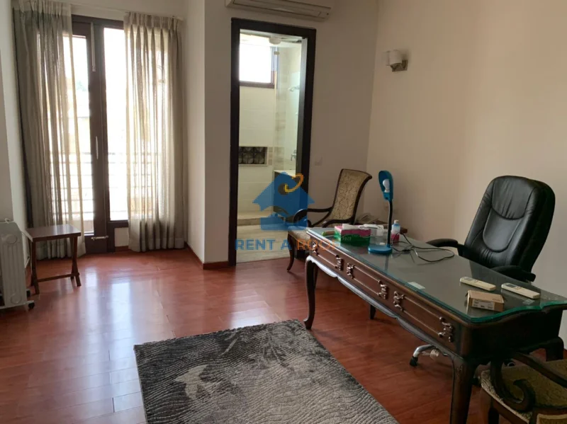 3 BHK on Third + Terrace for Rent in Jor Bagh