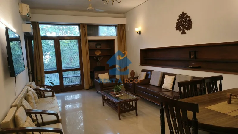 2 BHK on First Floor for Rent in Defence Colony
