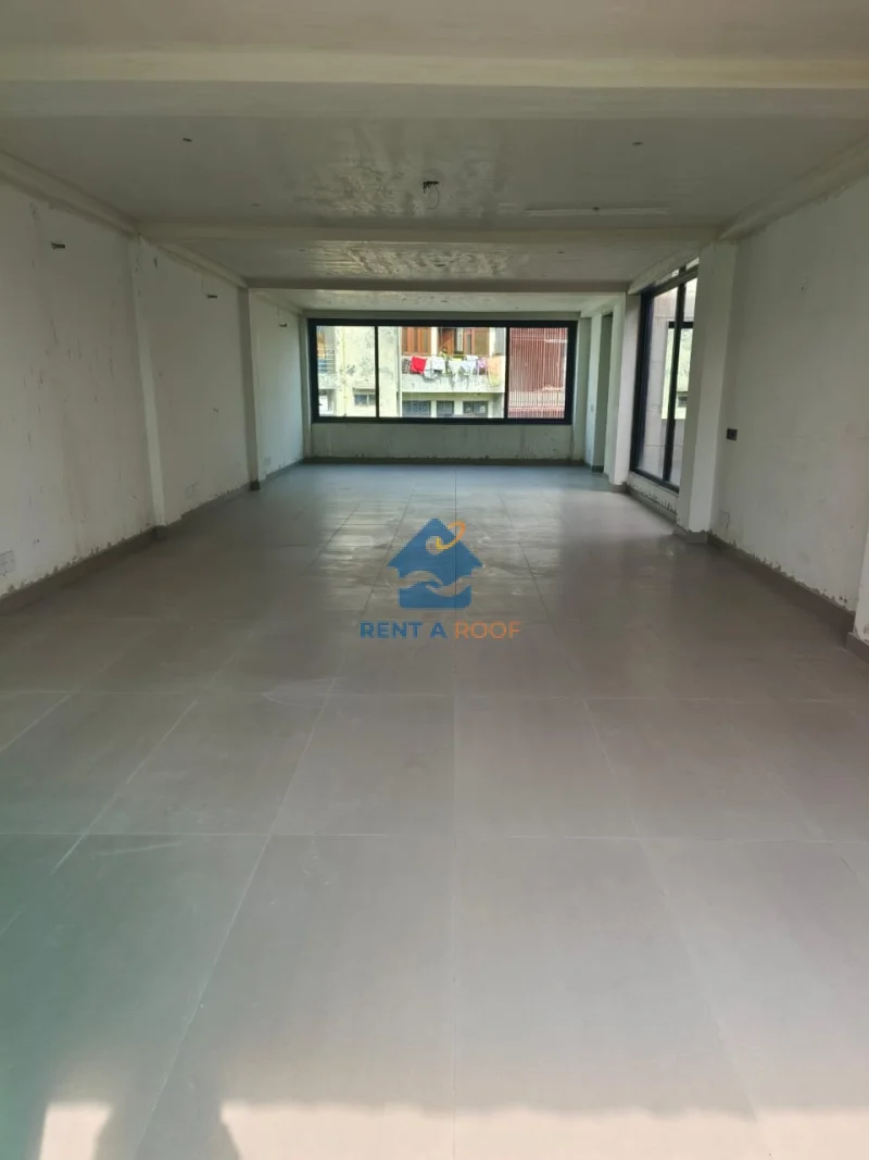 Commercial space on First Floor for Rent in Lajpat Nagar 2
