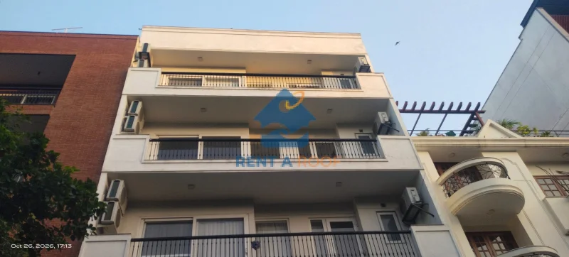 3 BHK on Second Floor for Sale in Defence Colony
