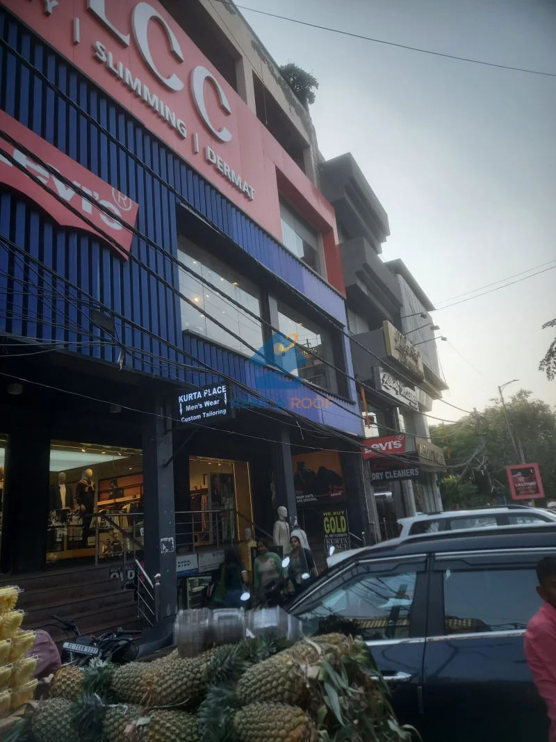 Commercial space on Second Floor for Rent in Lajpat Nagar 2