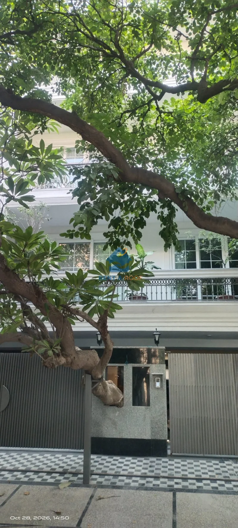 4 BHK on Second Floor for Sale in Defence Colony