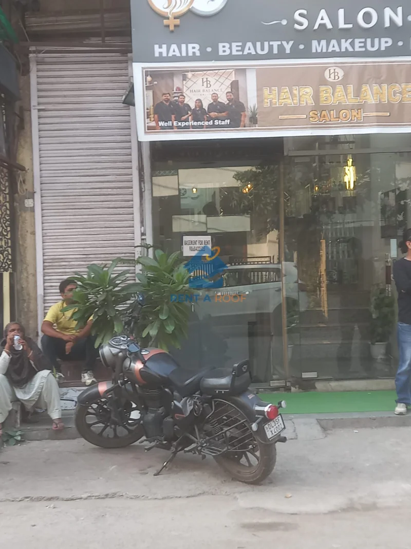 Commercial space on Second Floor for Rent in Lajpat Nagar 2