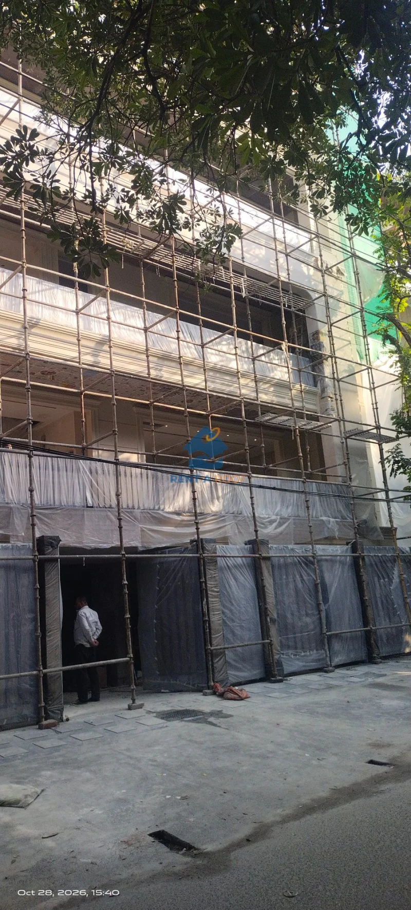 4 BHK on First Floor for Sale in Defence Colony