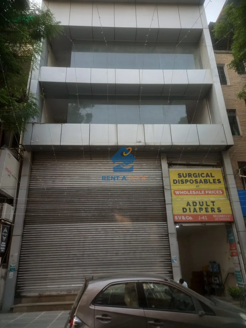 Commercial space on Second Floor for Rent in Lajpat Nagar 2