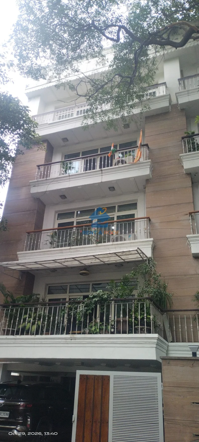 3 BHK on Third + Terrace for Sale in Defence Colony