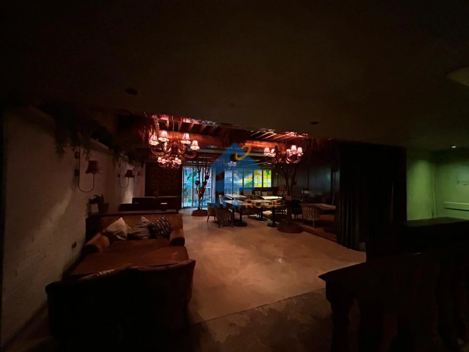 Commercial space on First Floor for Rent in Defence Colony