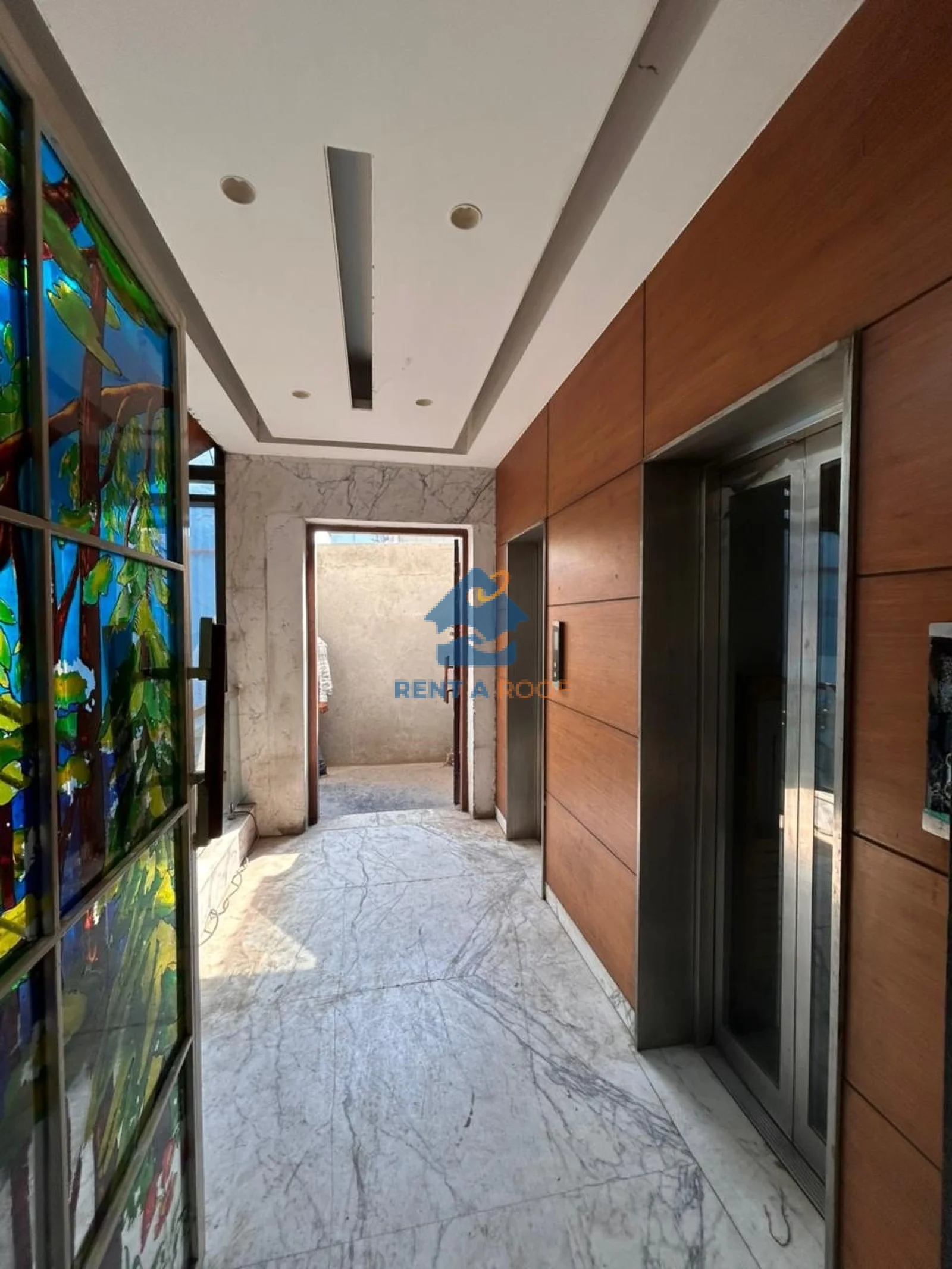 Commercial space on First Floor for Rent in Defence Colony