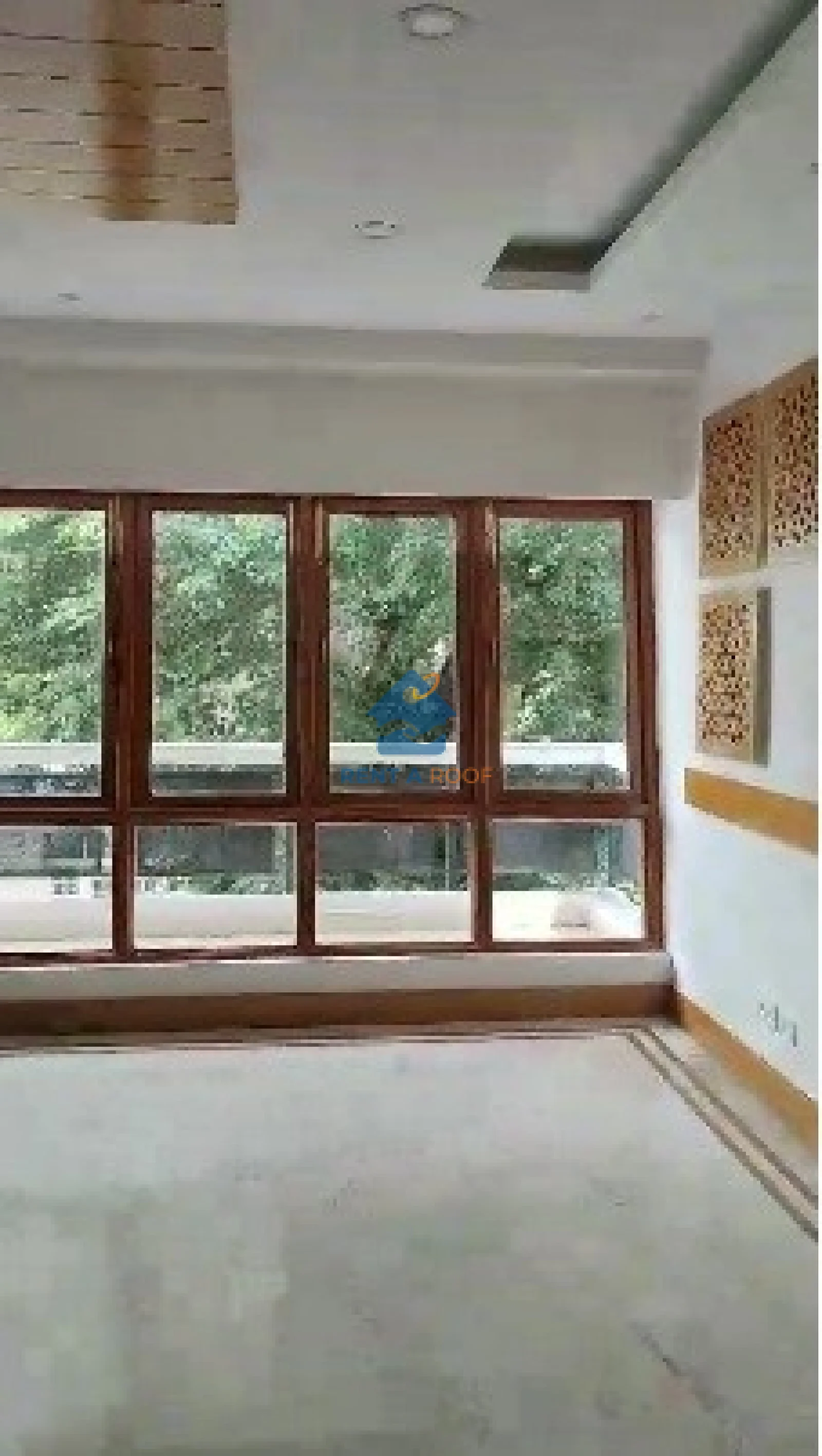 Commercial space on First Floor for Rent in Defence Colony