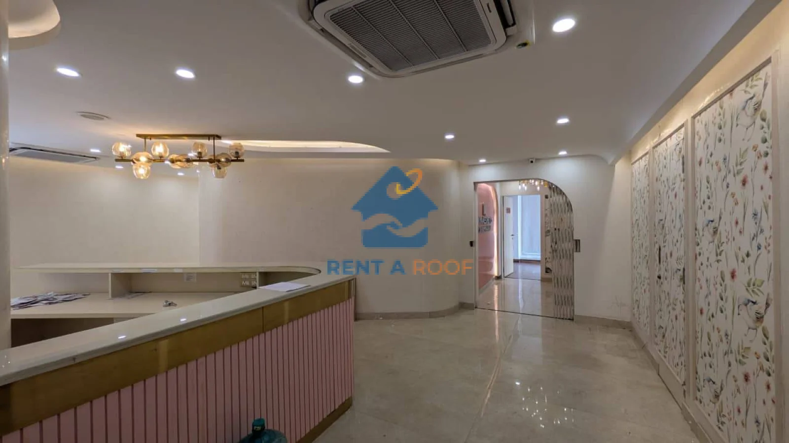 Commercial space on First Floor for Rent in Defence Colony